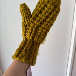 Wild Fable Chartreuse Knit Mittens